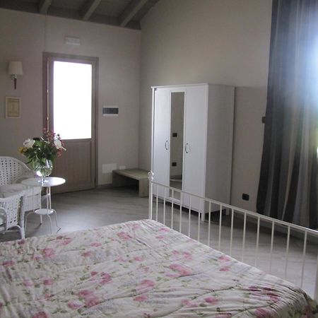 Agriturismo Bassanine Monticelli dʼOngina Chambre photo