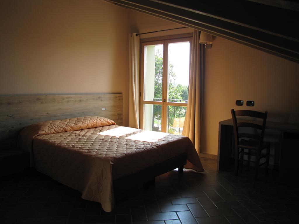 Agriturismo Bassanine Monticelli dʼOngina Extérieur photo